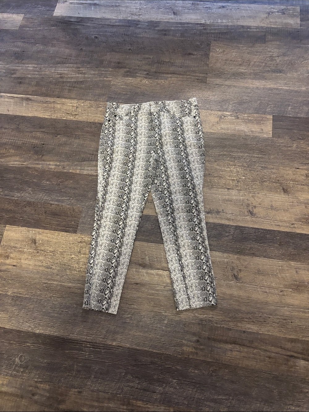 Women’s Snake-Print Slim Pants - Gray
